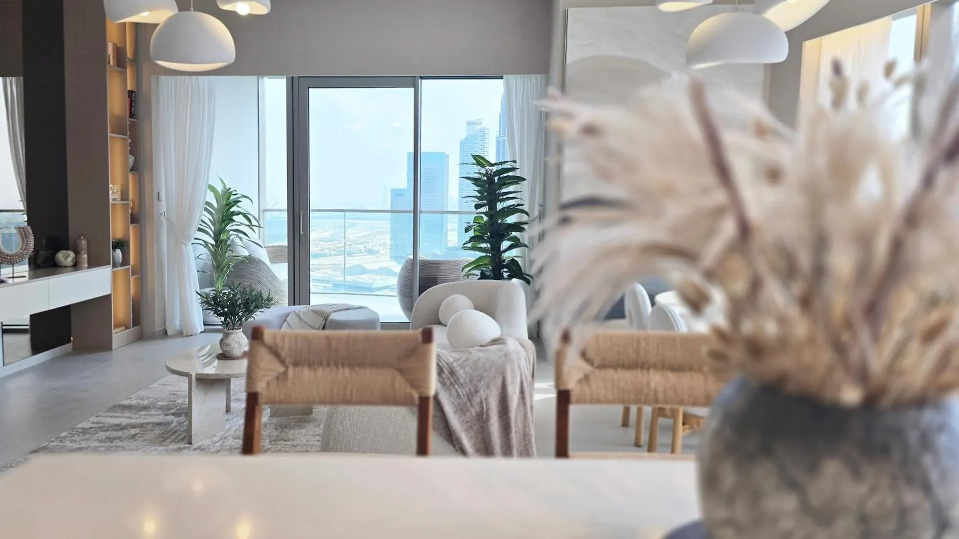 Venduras Homes -Grande Tower, Downtown Dubai, Burj Khalifa & Fountain Views Apartment