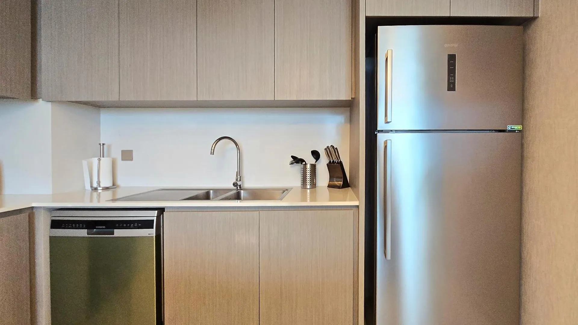 Venduras Homes -Grande Tower, Downtown Dubai, Burj Khalifa & Fountain Views